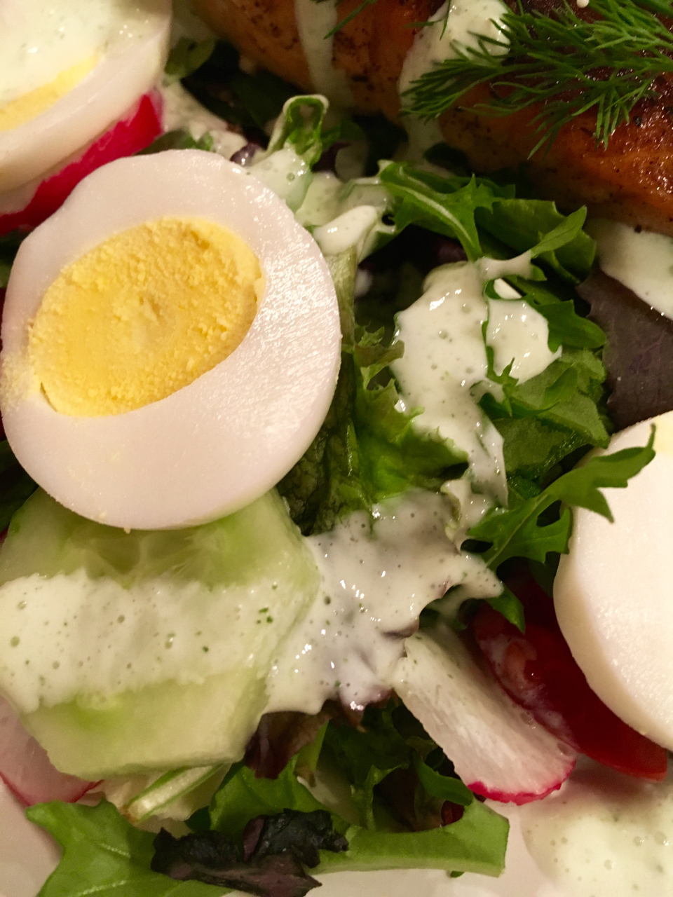 Blackened Salmon Salad With Greek Yogurt Dill Dressing