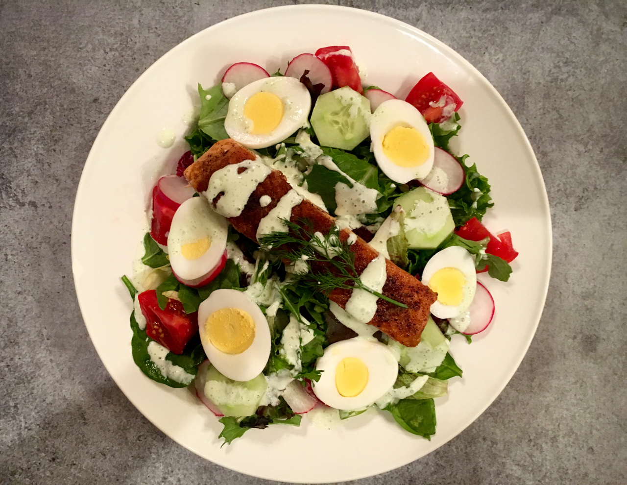 Blackened Salmon Salad With Greek Yogurt Dill Dressing