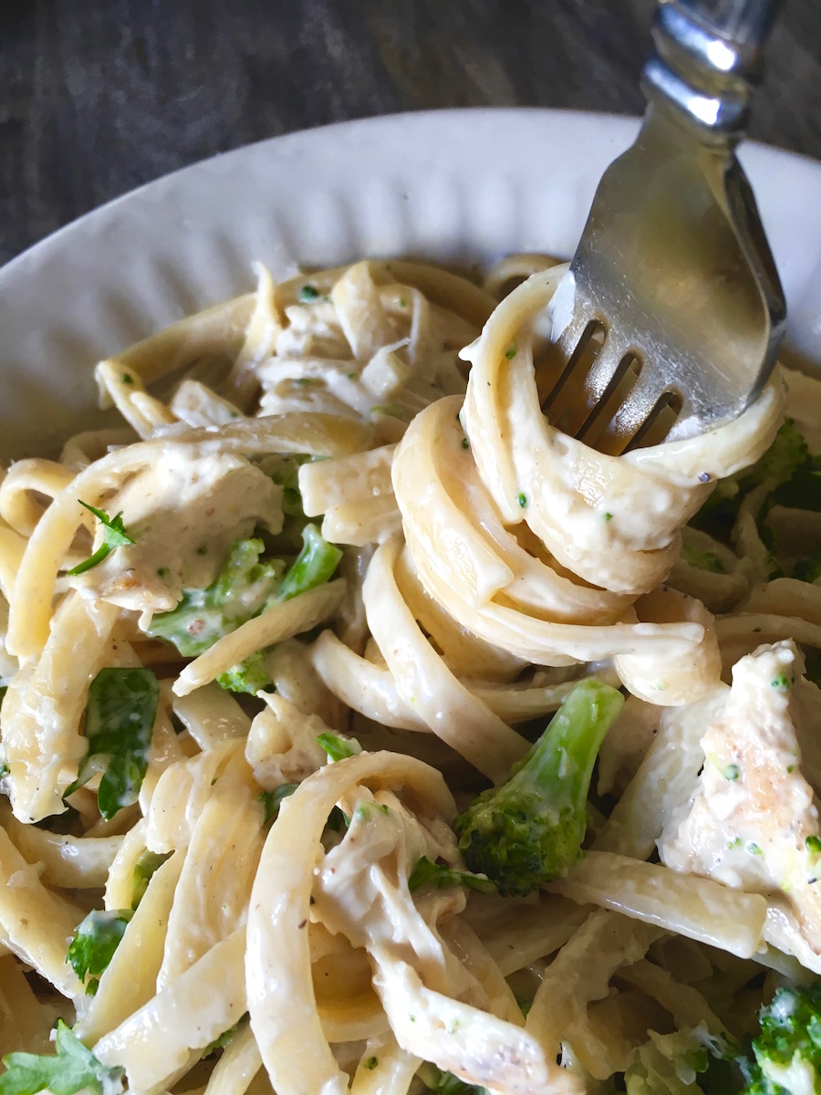 chicken and broccoli alfredo